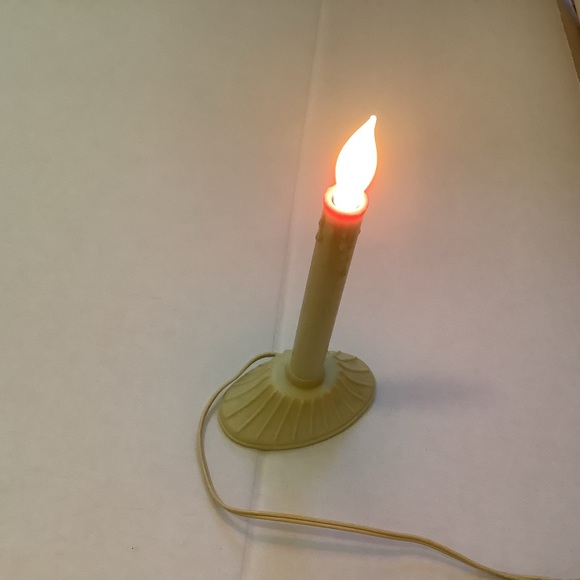 Vintage Electric Plug-In Drip Candolier Plastic Christmas Candle (Single) w/Bulb - Picture 2 of 16